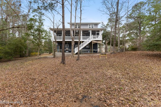 104 W High Bluff Drive, Hampstead, NC 28443