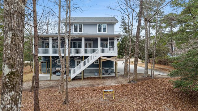 104 W High Bluff Drive, Hampstead, NC 28443
