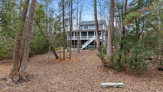 104 W High Bluff Drive, Hampstead, NC 28443