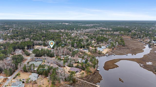 104 W High Bluff Drive, Hampstead, NC 28443