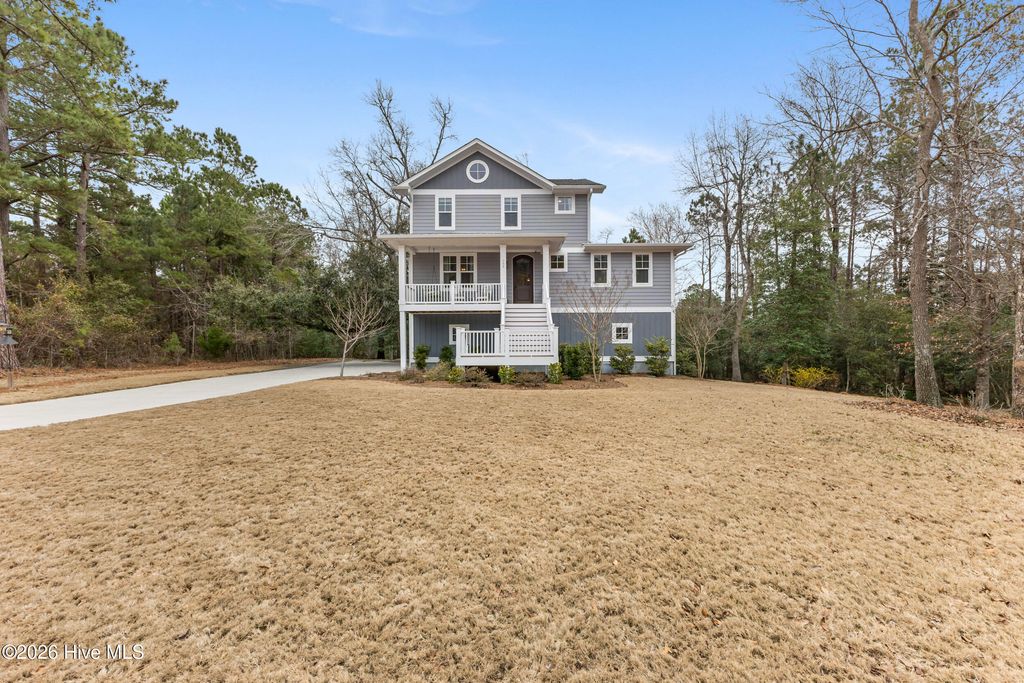 104 W High Bluff Drive, Hampstead, NC 28443