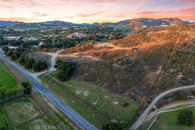 39948 Avenida La Cresta, Murrieta, CA 92562