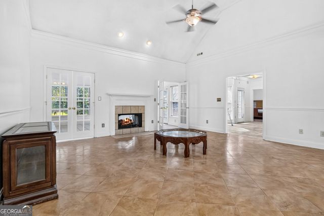 1137 E Shoreview Road, Mcdonough, GA 30253