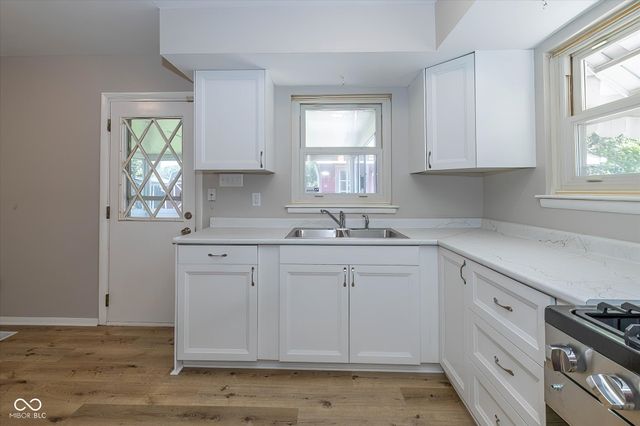 7402 E 52nd Street, Indianapolis, IN 46226