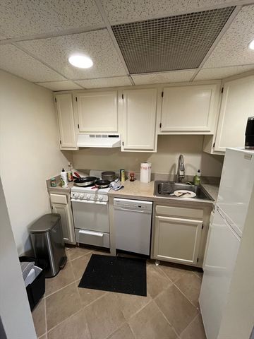 464 Commonwealth Ave 34, Boston, MA 02215