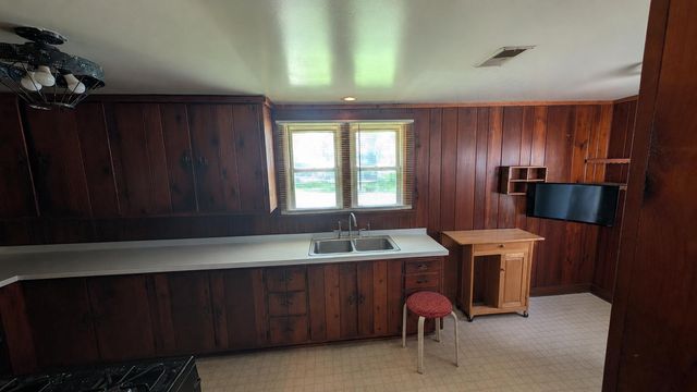 405 Maple Avenue, Wheeler, IN 46393