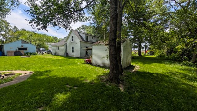 405 Maple Avenue, Wheeler, IN 46393