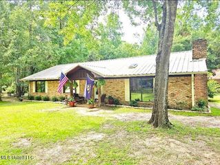 9316 Dogwood Avenue, Ocean Springs, MS 39564