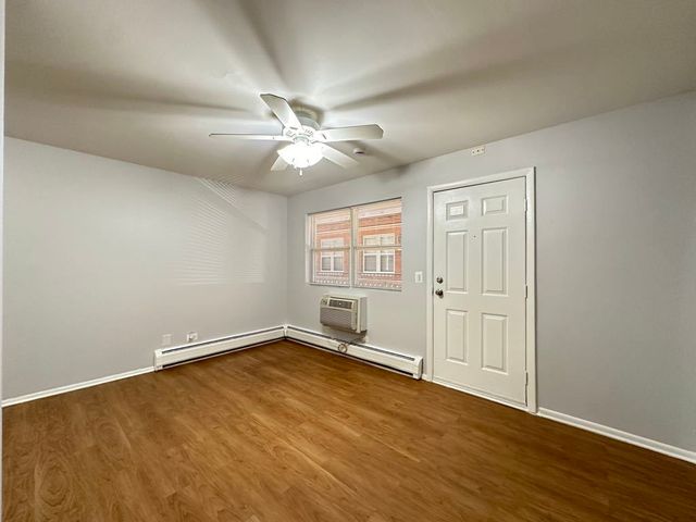 4543 N Dover Street 2F, Chicago, IL 60640