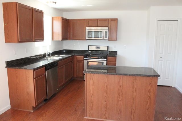 58175 KINCAID Street, New Haven Village, MI 48048