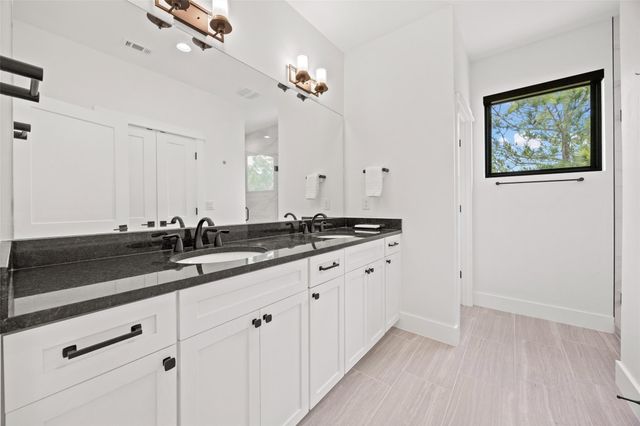 111 Tall Forest DR, Bastrop, TX 78602