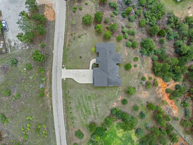 111 Tall Forest DR, Bastrop, TX 78602