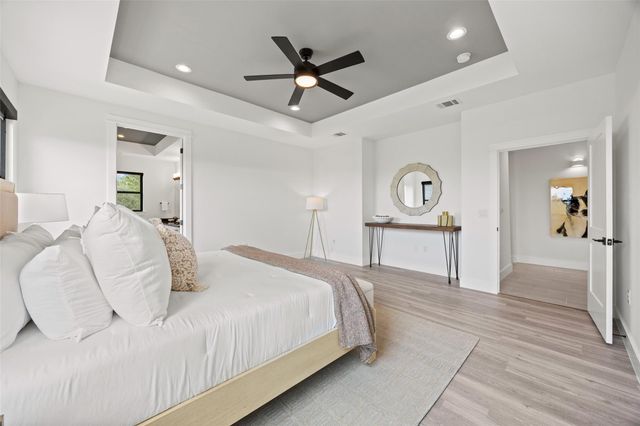 111 Tall Forest DR, Bastrop, TX 78602