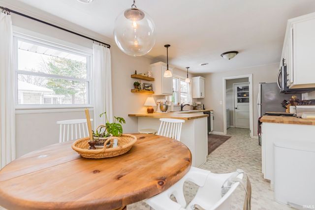 1501 W Sheffield Drive, Muncie, IN 47304