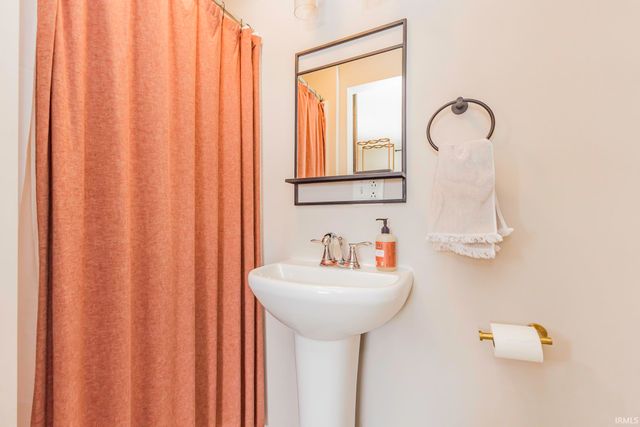 1501 W Sheffield Drive, Muncie, IN 47304