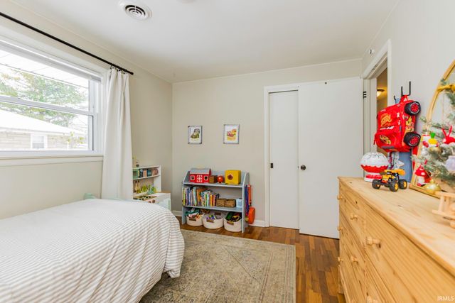 1501 W Sheffield Drive, Muncie, IN 47304