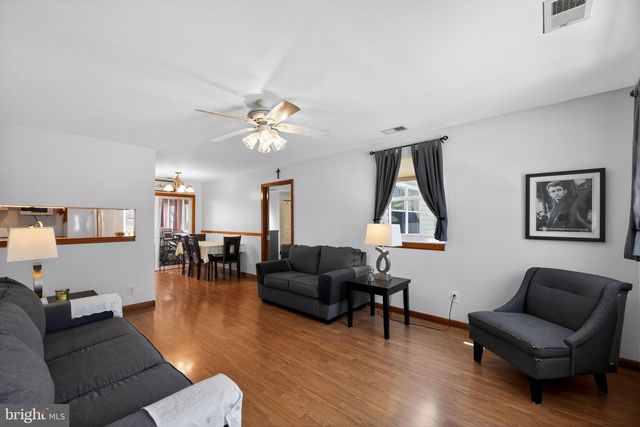 43 KOHOMO AVE, Sicklerville, NJ 08081