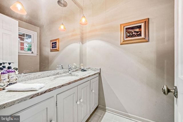 705 IRON POST RD, Moorestown, NJ 08057