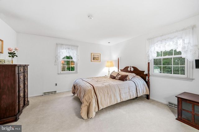 705 IRON POST RD, Moorestown, NJ 08057