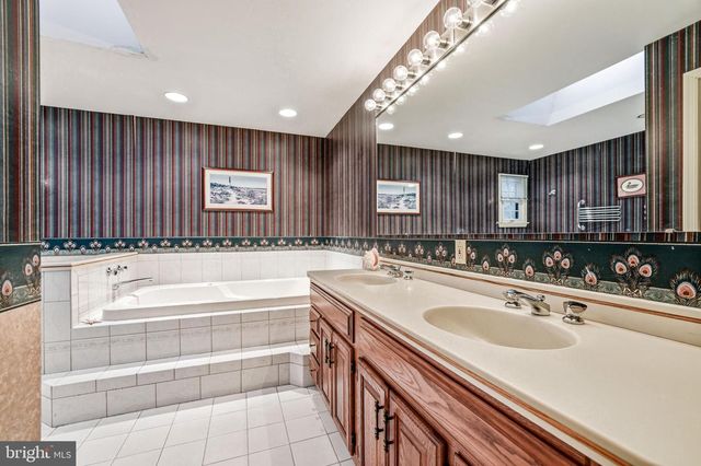 705 IRON POST RD, Moorestown, NJ 08057