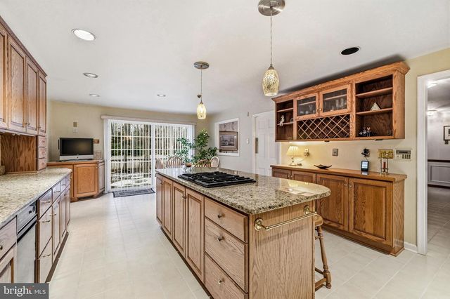 705 IRON POST RD, Moorestown, NJ 08057