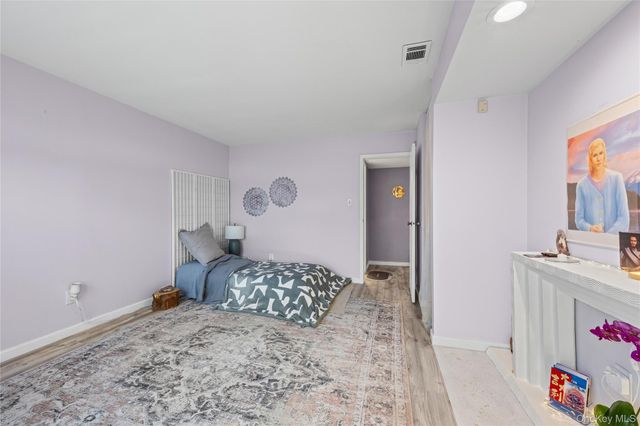 175 Main Avenue 154, Wheatley Heights, NY 11798