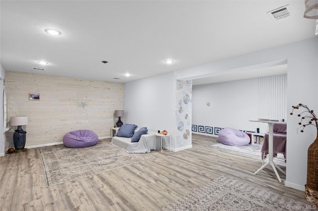 175 Main Avenue 154, Wheatley Heights, NY 11798