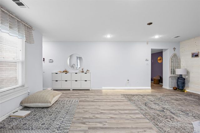 175 Main Avenue 154, Wheatley Heights, NY 11798