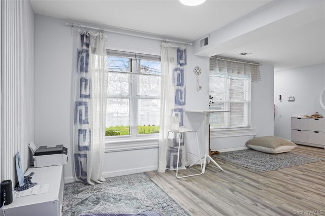 175 Main Avenue 154, Wheatley Heights, NY 11798