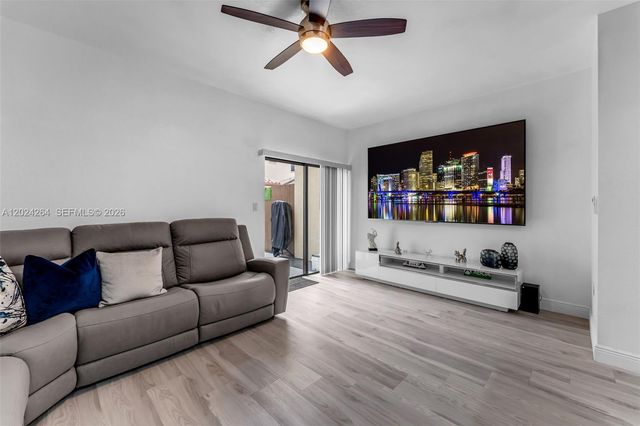 3214 SE 4th Ct, Homestead, FL 33033