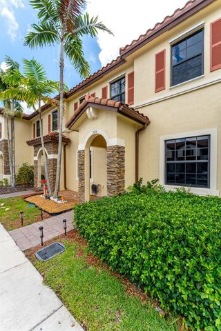 3214 SE 4th Ct, Homestead, FL 33033