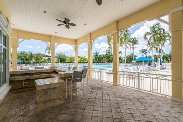 3214 SE 4th Ct, Homestead, FL 33033