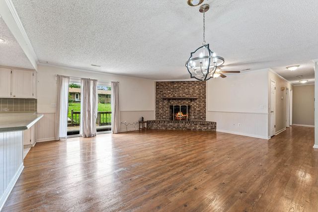 2106 Sandy, Springdale, AR 72762