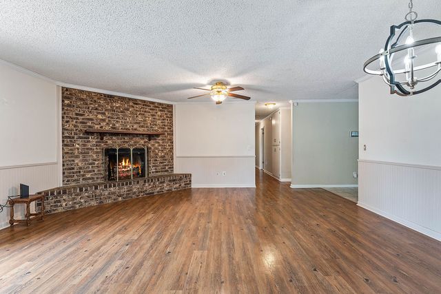 2106 Sandy, Springdale, AR 72762
