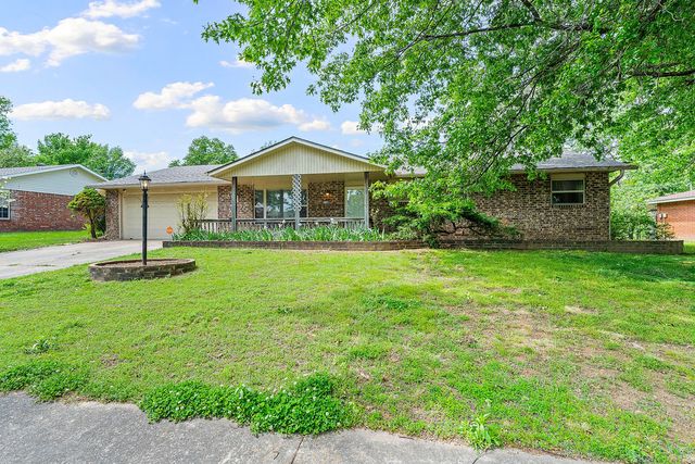 2106 Sandy, Springdale, AR 72762