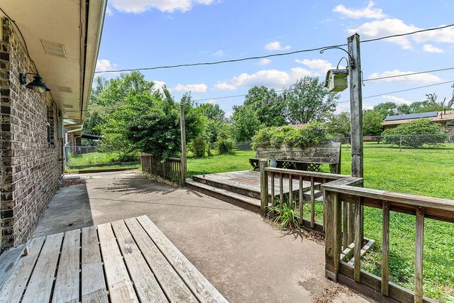 2106 Sandy, Springdale, AR 72762