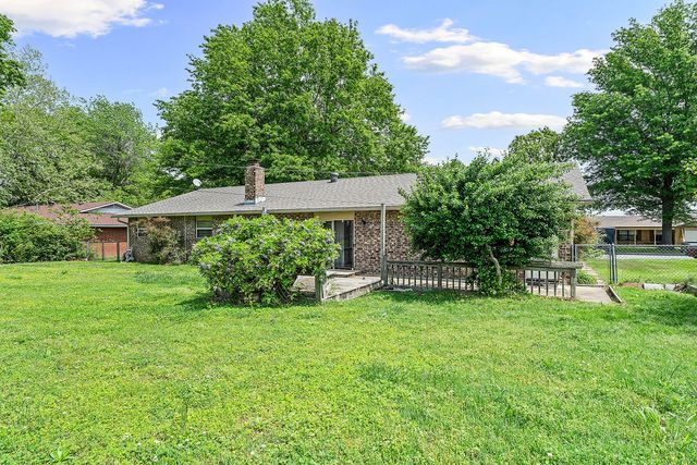 2106 Sandy, Springdale, AR 72762