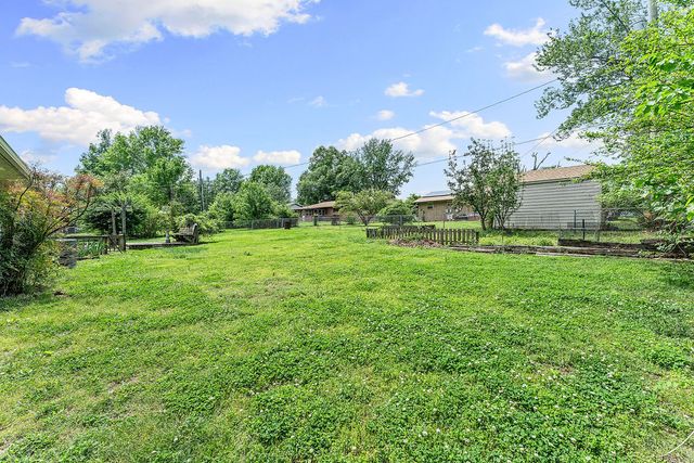 2106 Sandy, Springdale, AR 72762