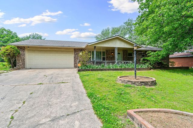 2106 Sandy, Springdale, AR 72762