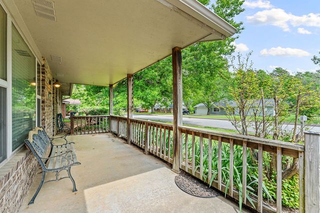 2106 Sandy, Springdale, AR 72762