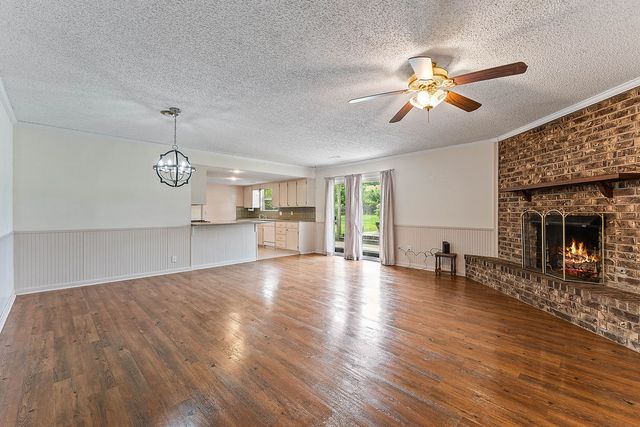 2106 Sandy, Springdale, AR 72762