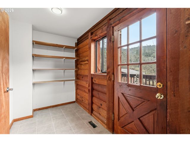 1514 BURBRIDGE Dr, Rogue River, OR 97537