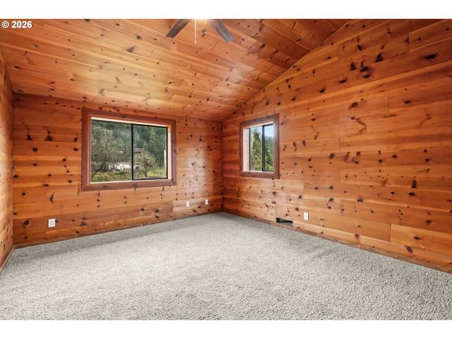 1514 BURBRIDGE Dr, Rogue River, OR 97537