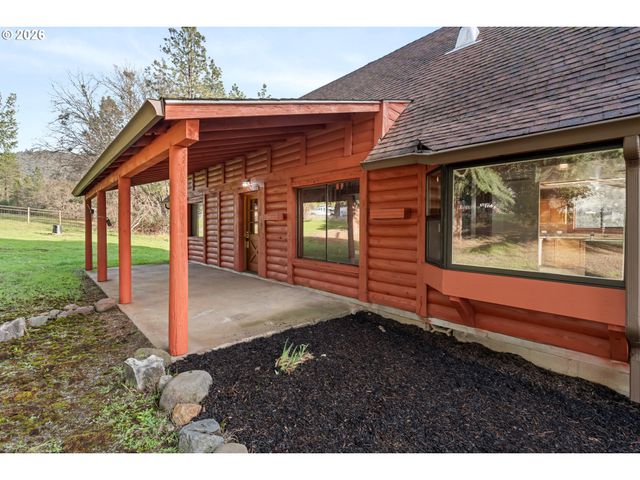1514 BURBRIDGE Dr, Rogue River, OR 97537