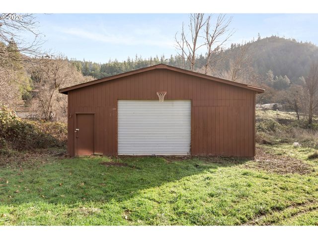 1514 BURBRIDGE Dr, Rogue River, OR 97537
