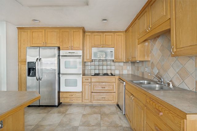 3102 Abbey Road, Carrollton, TX 75007