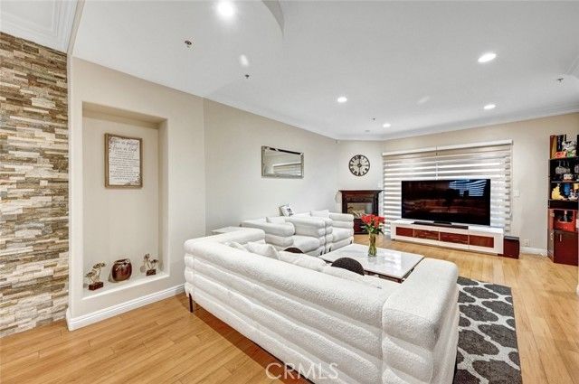 13629 Wyandotte Street 111, Van Nuys (los Angeles), CA 91405