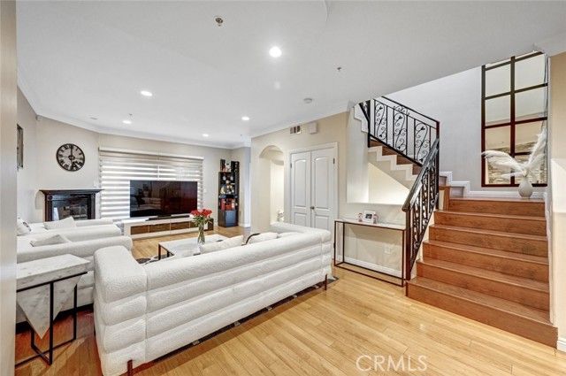 13629 Wyandotte Street 111, Van Nuys (los Angeles), CA 91405