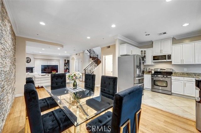 13629 Wyandotte Street 111, Van Nuys (los Angeles), CA 91405