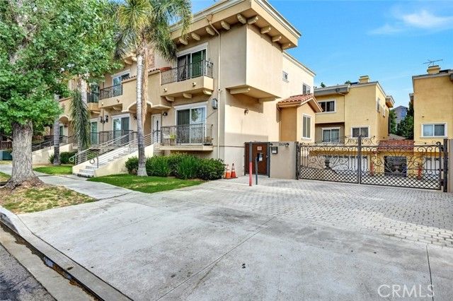 13629 Wyandotte Street 111, Van Nuys (los Angeles), CA 91405